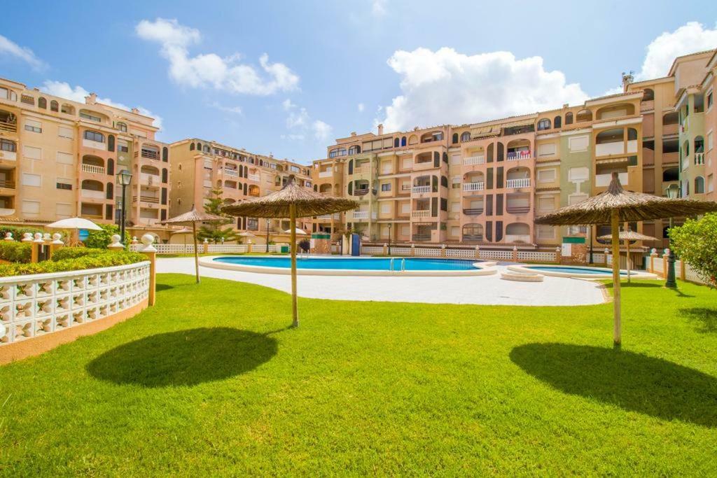 Apartment To Rent In Costa Blanca Торрев'єха Екстер'єр фото