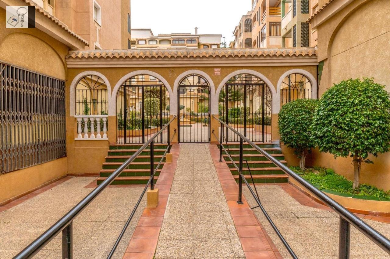 Apartment To Rent In Costa Blanca Торрев'єха Екстер'єр фото